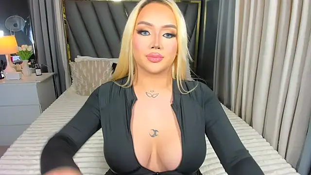 KylieSonique online show from October 9, 2025, 3:51 am