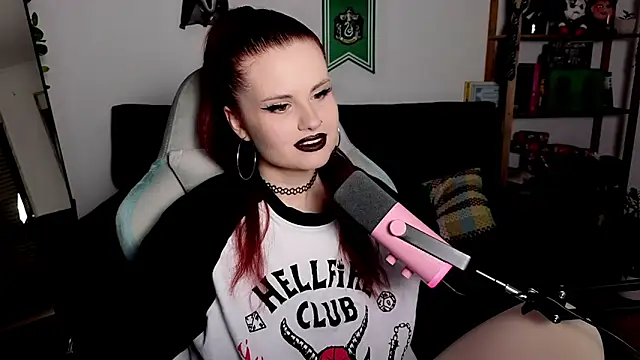 Snapshot of Della_Ideal chatting on November 30, 2025, 6:09 pm Della Ideal online show from November 30, 2025, 6:09 pm