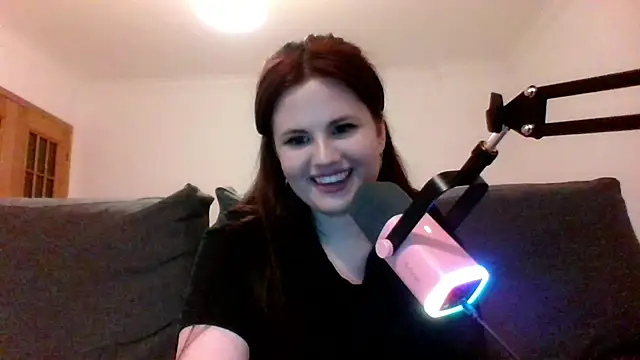 Snapshot of Della_Ideal chatting on March 2, 2025, 7:19 pm Della Ideal online show from March 2, 2025, 7:19 pm