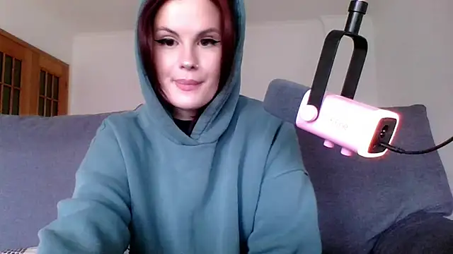 Snapshot of Della_Ideal chatting on March 10, 2025, 3:09 pm Della Ideal online show from March 10, 2025, 3:09 pm