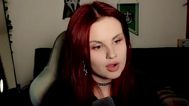 Snapshot of Della_Ideal chatting on December 3, 2025, 6:18 pm Della Ideal online show from December 3, 2025, 6:18 pm