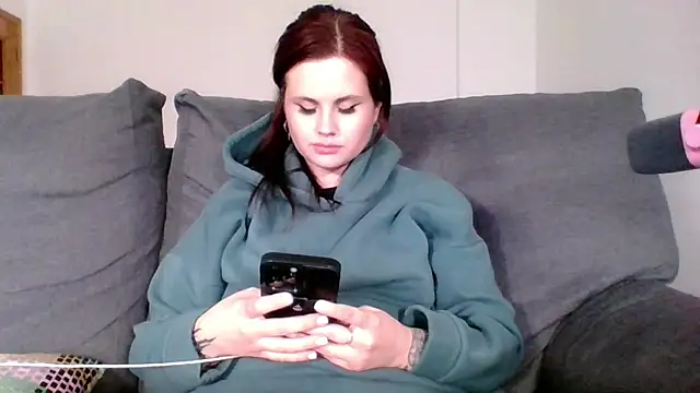 Snapshot of Della_Ideal chatting on March 10, 2025, 6:12 pm Della Ideal online show from March 10, 2025, 6:12 pm