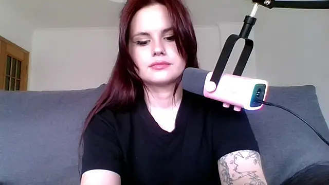Snapshot of Della_Ideal chatting on March 2, 2025, 4:14 pm Della Ideal online show from March 2, 2025, 4:14 pm