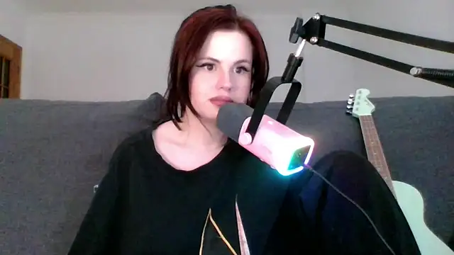 Snapshot of Della_Ideal chatting on March 5, 2025, 5:39 pm Della Ideal online show from March 5, 2025, 5:39 pm