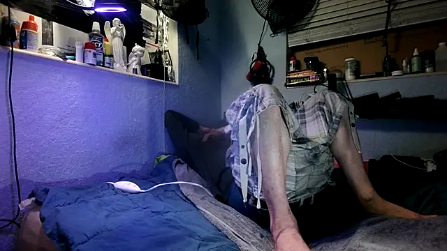 Snapshot of PornStro921 chatting on January 17, 2026, 11:58 am PornStro921 online show from January 17, 2026, 11:58 am