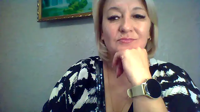 ArielXLoveresss online show from November 1, 2025, 6:41 am