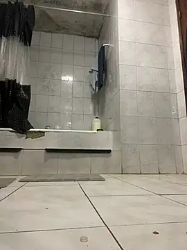 rogerdik76 online show from April 13, 2026, 5:22 am