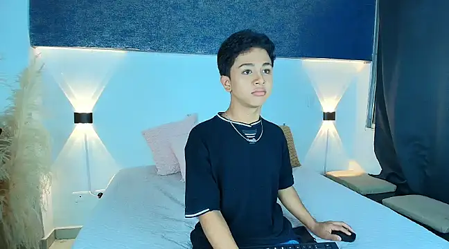 Snapshot of Dante_bre chatting on March 18, 2025, 11:22 am Dante bre online show from March 18, 2025, 11:22 am