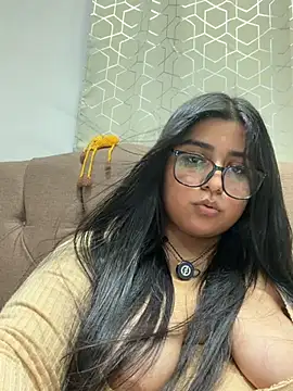 Snapshot of virginbrunette99 chatting on July 19, 2026, 6:22 am virginbrunette99 online show from July 19, 2026, 6:22 am