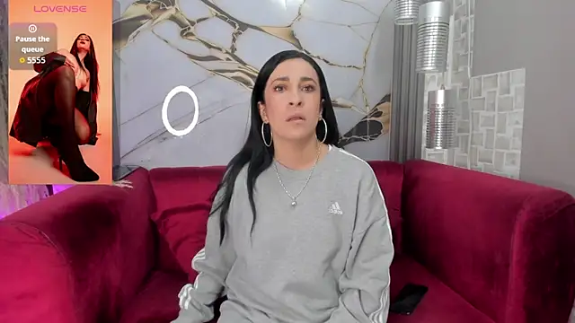 Snapshot of Bella_williamss_ chatting on February 16, 2026, 7:34 pm Bella williamss online show from February 16, 2026, 7:34 pm