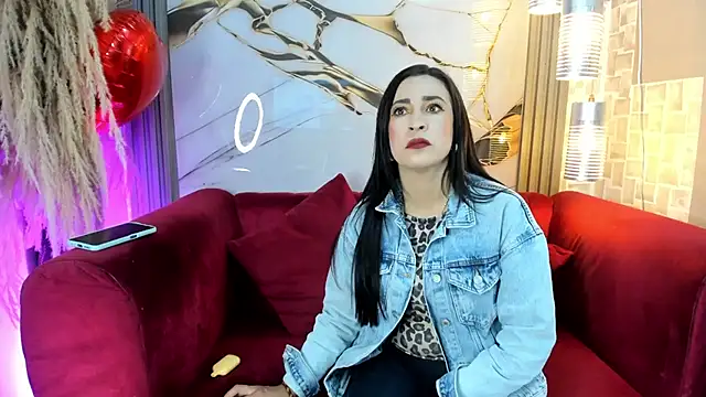 Snapshot of Bella_williamss_ chatting on September 16, 2025, 7:37 pm Bella williamss online show from September 16, 2025, 7:37 pm
