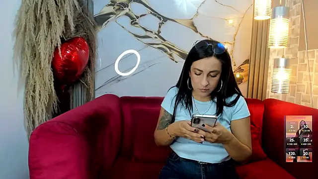 Bella williamss  online show from May 14, 2026, 7:55 pm