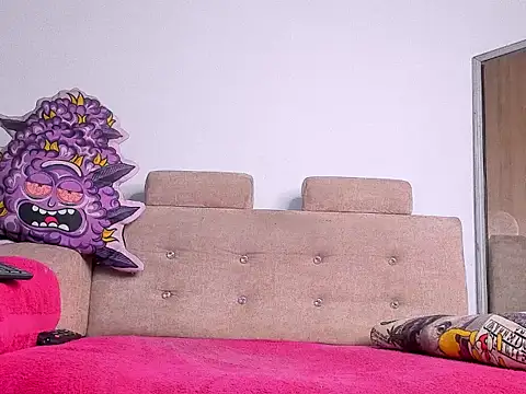 LOGAN DRAKE online show from November 9, 2025, 3:10 am