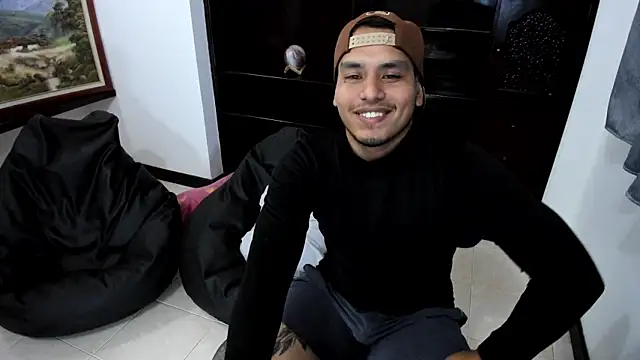 Snapshot of maxflurry_ chatting on March 9, 2025, 3:54 am maxflurry online show from March 9, 2025, 3:54 am