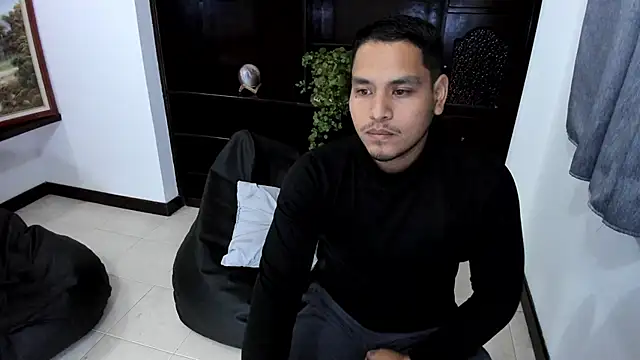 Snapshot of maxflurry_ chatting on March 11, 2025, 7:57 am maxflurry online show from March 11, 2025, 7:57 am