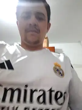 comcoroas online show from September 28, 2025, 10:17 pm