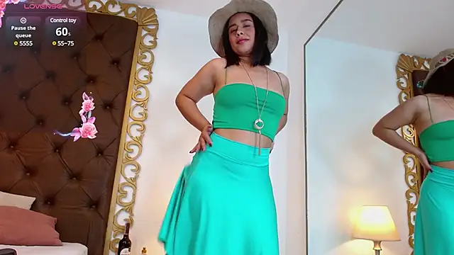 Snapshot of SofiiaMartinez_ chatting on March 15, 2025, 11:19 am SofiiaMartinez online show from March 15, 2025, 11:19 am