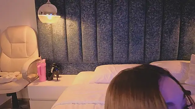 Ariannaa Suarez1 online show from October 16, 2025, 8:06 pm