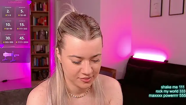 CutiePie69   online show from June 22, 2026, 7:44 pm