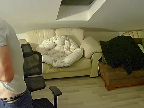 Snapshot of gryzoon chatting on October 15, 2025, 10:29 pm gryzoon online show from October 15, 2025, 10:29 pm