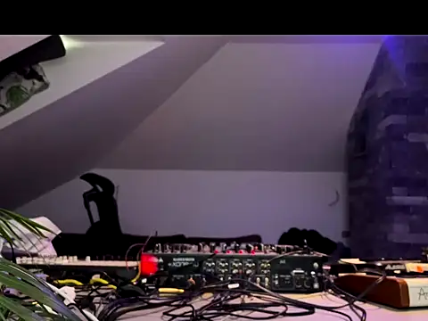 gryzoon online show from July 2, 2026, 4:18 am