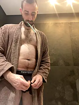 Snapshot of gryzoon chatting on December 1, 2025, 2:01 am gryzoon online show from December 1, 2025, 2:01 am