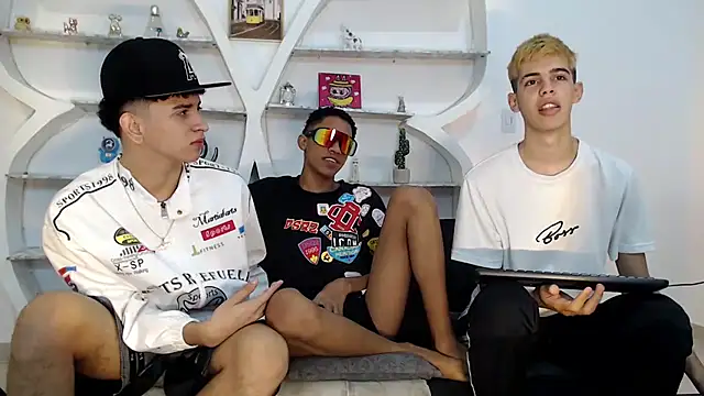 KING OFF BOYS online show from December 2, 2025, 1:35 pm