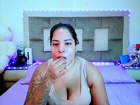 Snapshot of indiantopaz694u chatting on July 20, 2026, 5:37 am indiantopaz694u online show from July 20, 2026, 5:37 am
