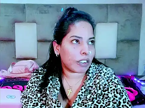 Snapshot of indiantopaz694u chatting on June 25, 2026, 6:07 am indiantopaz694u online show from June 25, 2026, 6:07 am