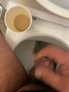 Alexander18edd online show from November 21, 2025, 1:32 pm