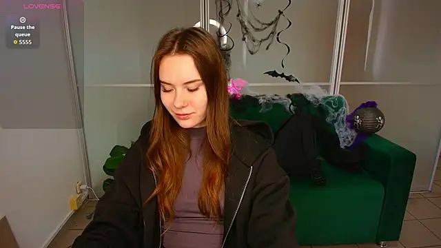 ElenaOconar online show from November 4, 2025, 6:50 am