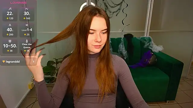 ElenaOconar online show from November 11, 2025, 7:14 am