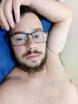 pikashot93 online show from March 1, 2025, 4:04 am