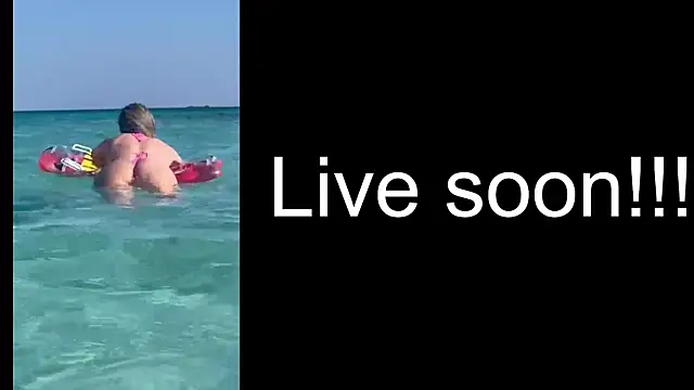 Snapshot of _Allie_ chatting on October 5, 2025, 4:14 am Allie online show from October 5, 2025, 4:14 am