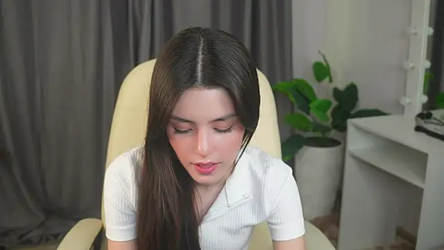 Snapshot of ArletteBiddix chatting on March 7, 2025, 2:34 pm ArletteBiddix online show from March 7, 2025, 2:34 pm