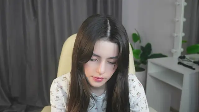 Snapshot of ArletteBiddix chatting on March 4, 2025, 11:29 am ArletteBiddix online show from March 4, 2025, 11:29 am