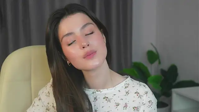 Snapshot of ArletteBiddix chatting on March 4, 2025, 5:34 pm ArletteBiddix online show from March 4, 2025, 5:34 pm