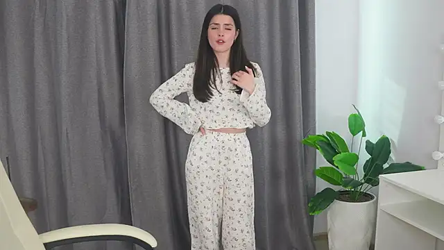 Snapshot of ArletteBiddix chatting on March 22, 2025, 12:14 pm ArletteBiddix online show from March 22, 2025, 12:14 pm