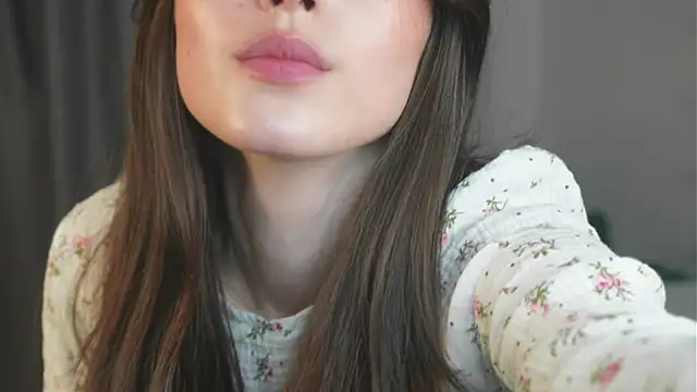 Snapshot of ArletteBiddix chatting on March 4, 2025, 2:32 pm ArletteBiddix online show from March 4, 2025, 2:32 pm