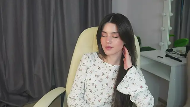 Snapshot of ArletteBiddix chatting on March 3, 2025, 2:39 pm ArletteBiddix online show from March 3, 2025, 2:39 pm