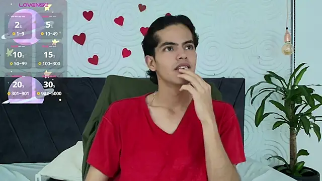 Maximoherrera 16 online show from April 28, 2026, 12:53 pm