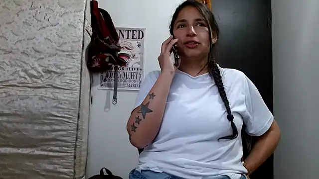 Snapshot of Escarcha-blue chatting on September 18, 2025, 10:35 pm Escarcha-blue online show from September 18, 2025, 10:35 pm