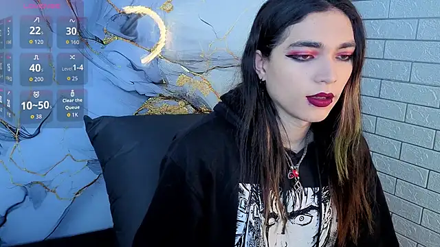 Snapshot of MaeveKuro chatting on February 24, 2026, 3:18 am MaeveKuro online show from February 24, 2026, 3:18 am