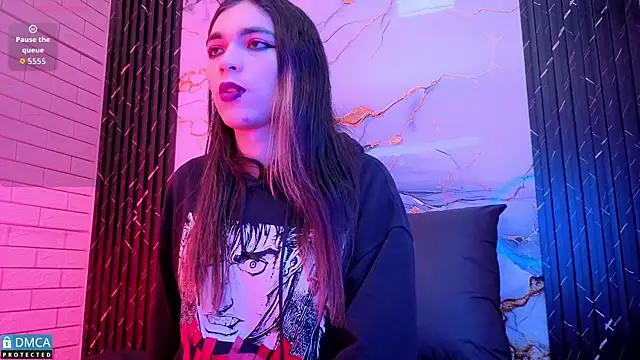 Snapshot of MaeveKuro chatting on February 25, 2026, 3:07 am MaeveKuro online show from February 25, 2026, 3:07 am