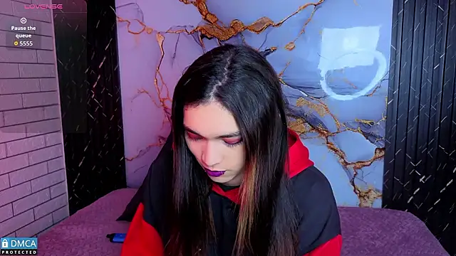 Snapshot of MaeveKuro chatting on February 4, 2026, 3:12 am MaeveKuro online show from February 4, 2026, 3:12 am