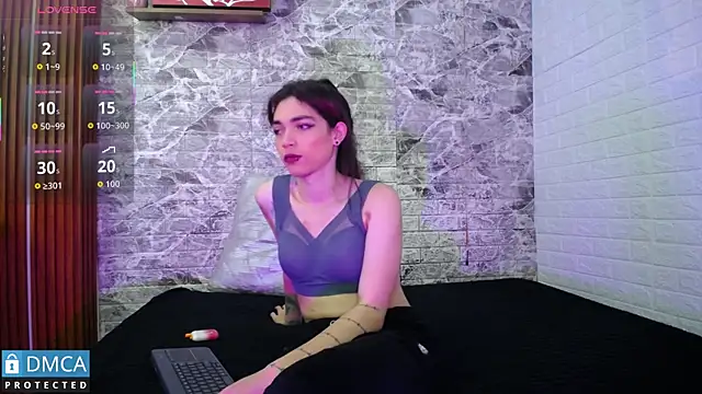 MaeveKuro online show from September 22, 2025, 3:12 am