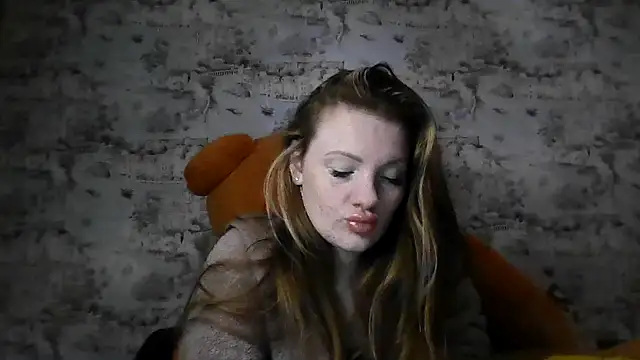 Snapshot of Eveline_May chatting on December 15, 2025, 5:30 pm Eveline May online show from December 15, 2025, 5:30 pm