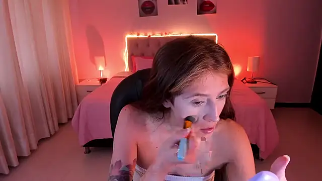 Emily Warren  online show from January 16, 2026, 7:51 pm