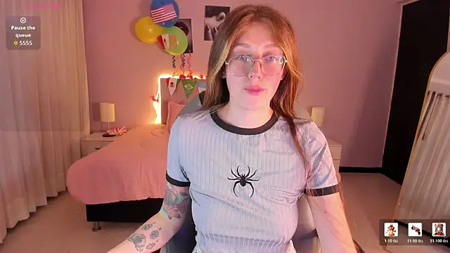 Emily Warren  online show from June 17, 2026, 8:52 pm