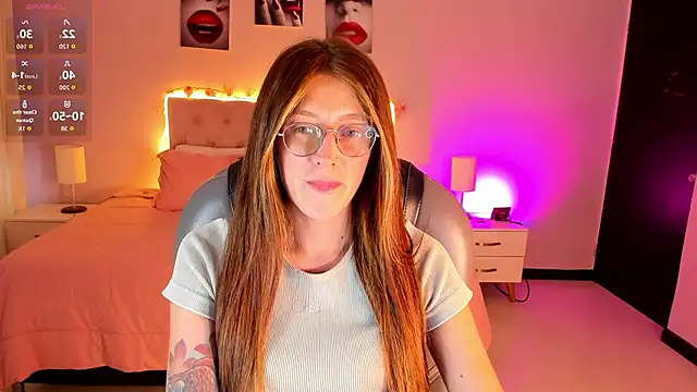 Emily Warren  online show from March 21, 2026, 7:40 pm